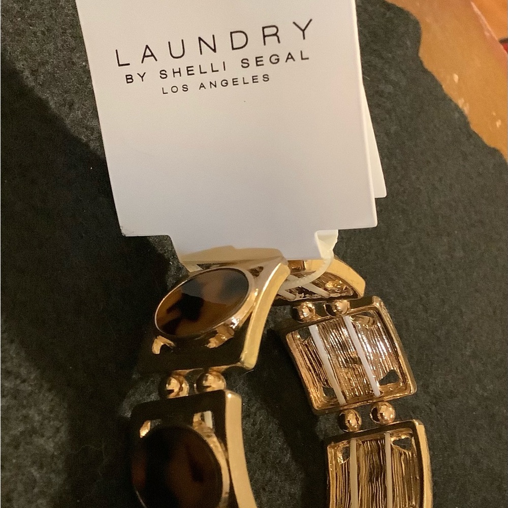 Laundry by Shelli Segal - Gold and Tortoise Bracelet - Picture 4 of 7